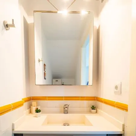 El Mirador Apartment *